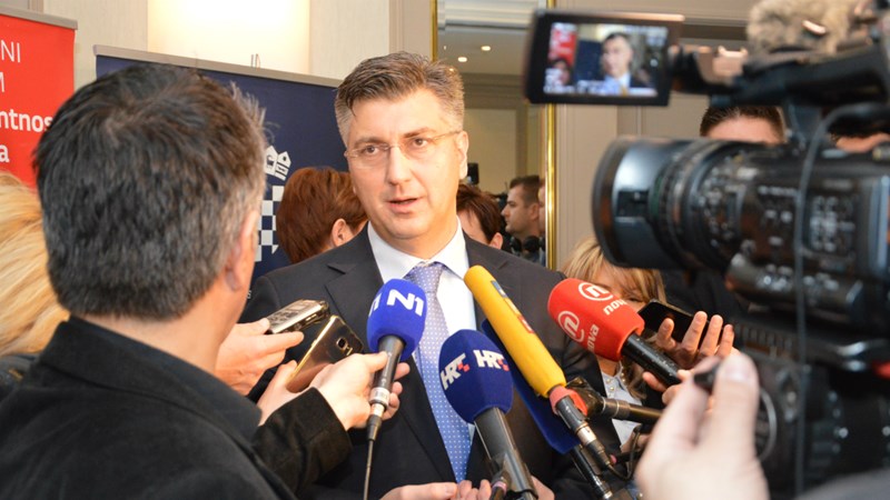 Plenković: Vlada ima odgovornost štititi ukupno funkcioniranje hrvatskoga gospodarstva i financijskog sustava 